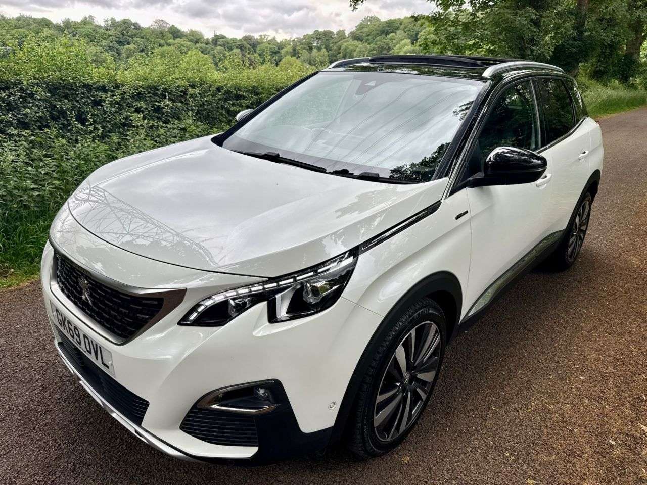 A 2019 PEUGEOT 3008 2.0 BlueHDi GT Line Premium SUV 5dr Diesel EAT Euro 6 (s/s) (180 ps) + SERV A 2019 PEUGEOT 3008 2.0 BlueHDi GT Line Premium SUV 5dr Diesel EAT Euro 6 (s/s) (180 ps) + SERV