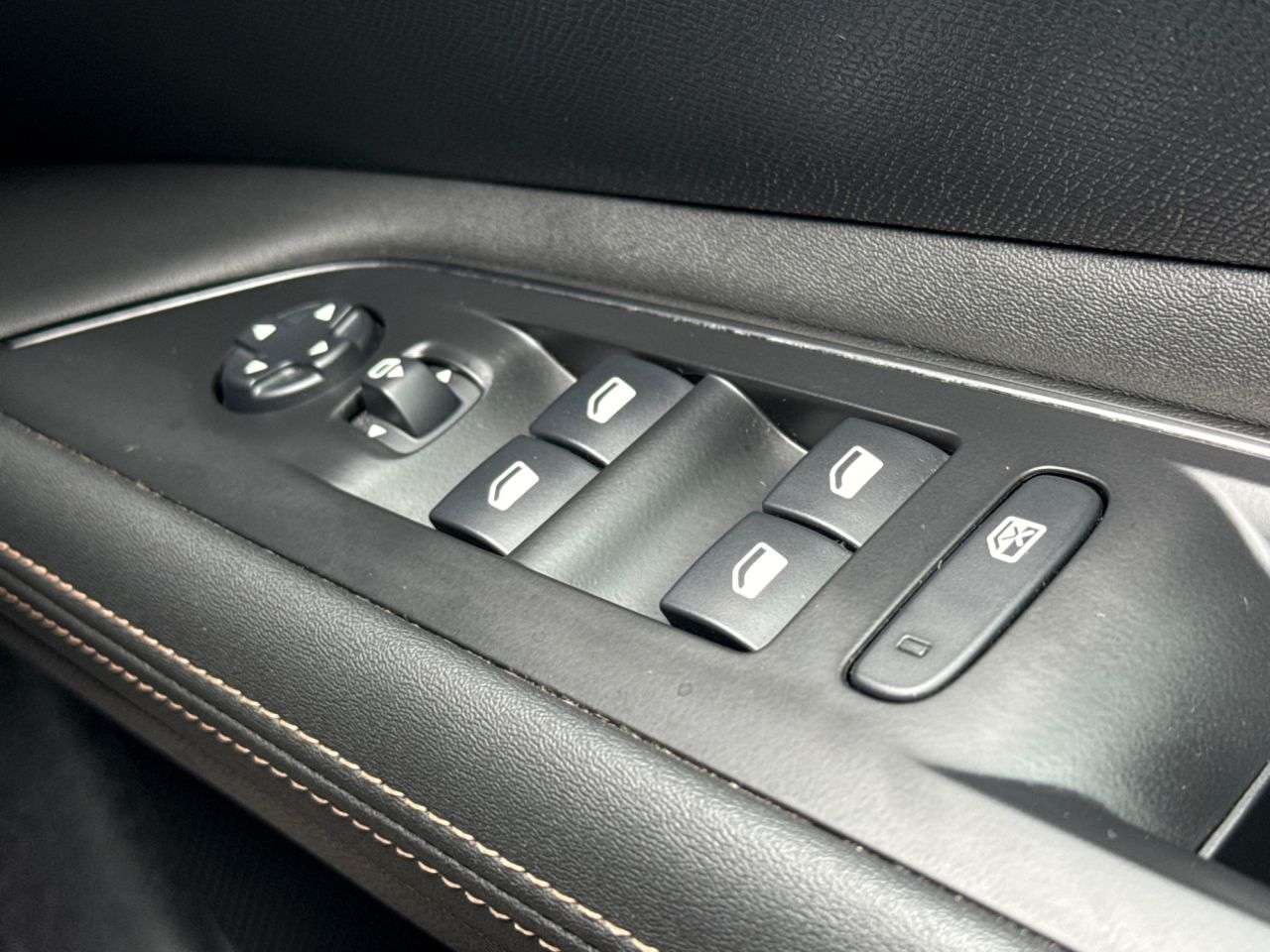 2019 PEUGEOT 3008 2019 PEUGEOT 3008