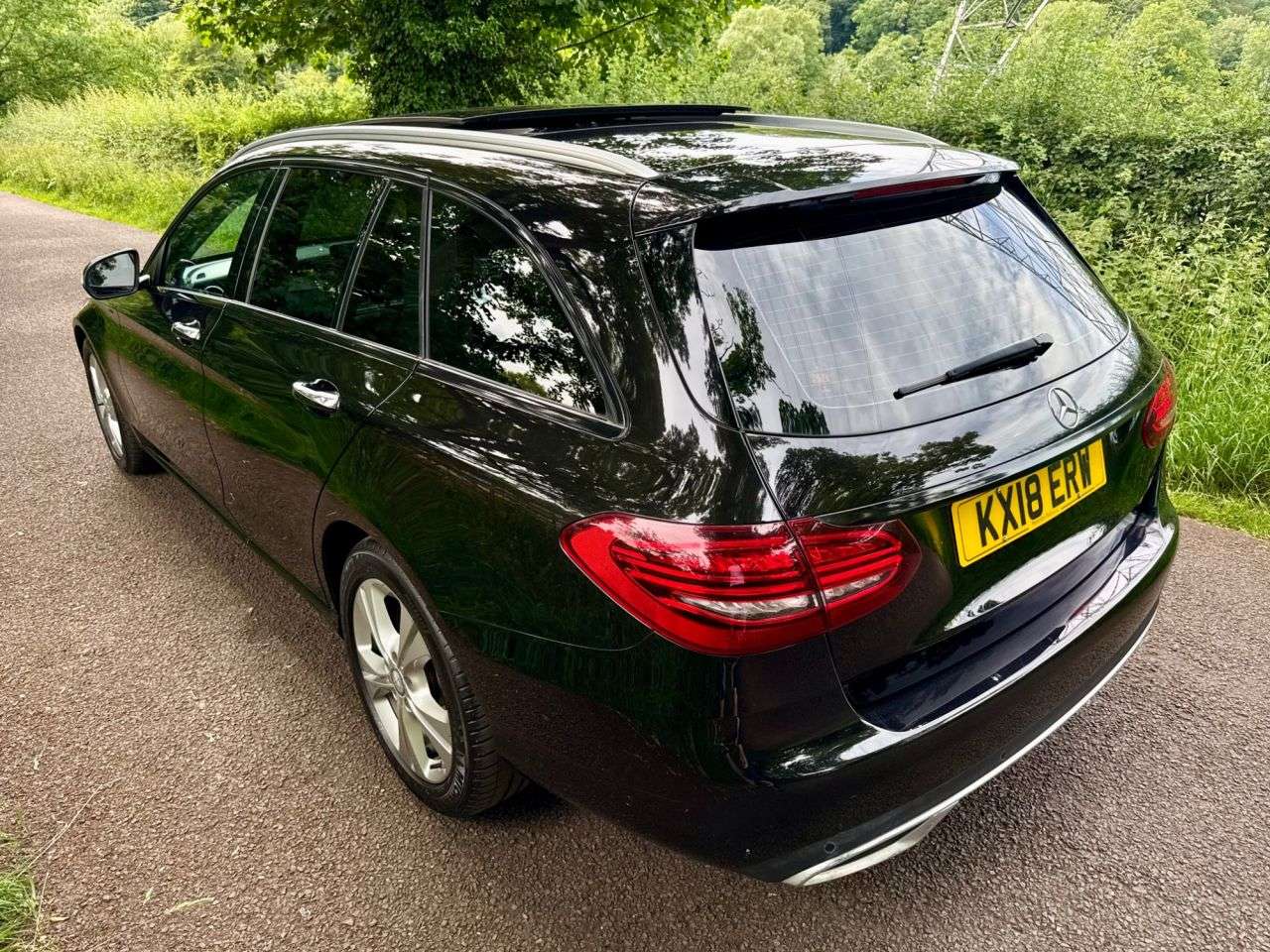 A 2018 MERCEDES-BENZ C-CLASS 2.0 C220d Sport Estate 5dr Diesel G-Tronic+ Euro 6 (s/s) (194 ps) + SERVICE A 2018 MERCEDES-BENZ C-CLASS 2.0 C220d Sport Estate 5dr Diesel G-Tronic+ Euro 6 (s/s) (194 ps) + SERVICE