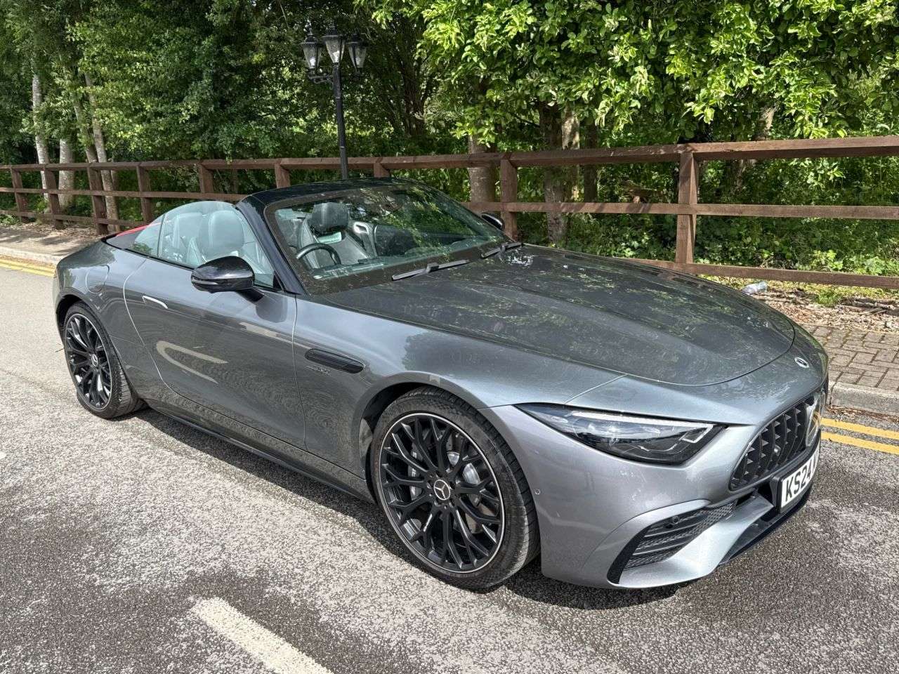 A 2024 MERCEDES-BENZ SL 2.0 SL43 MHEV AMG (Premium Plus) Convertible 2dr Petrol Hybrid SpdS MCT Eur A 2024 MERCEDES-BENZ SL 2.0 SL43 MHEV AMG (Premium Plus) Convertible 2dr Petrol Hybrid SpdS MCT Eur
