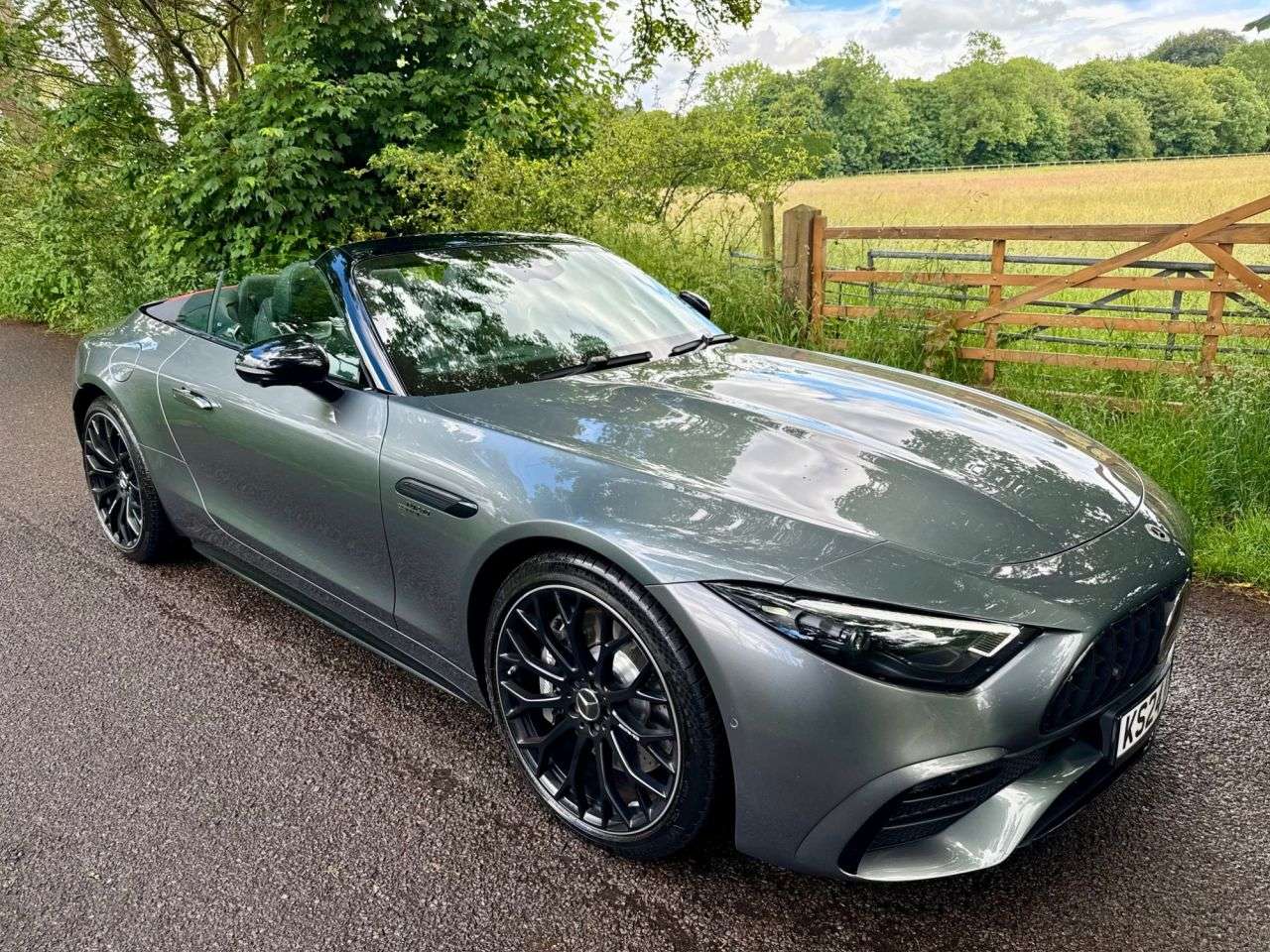 A 2024 MERCEDES-BENZ SL 2.0 SL43 MHEV AMG (Premium Plus) Convertible 2dr Petrol Hybrid SpdS MCT Eur A 2024 MERCEDES-BENZ SL 2.0 SL43 MHEV AMG (Premium Plus) Convertible 2dr Petrol Hybrid SpdS MCT Eur