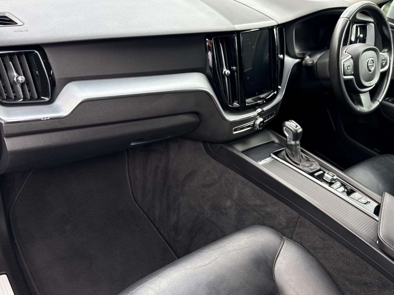 2019 VOLVO XC60 2019 VOLVO XC60