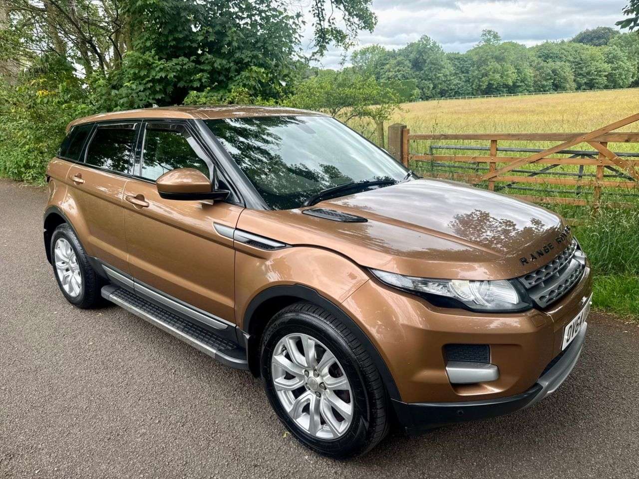 A 2014 LAND ROVER RANGE ROVER EVOQUE 2.2 SD4 Pure Tech SUV 5dr Diesel Auto 4WD Euro 5 (s/s) (190 ps) + SERVICE H A 2014 LAND ROVER RANGE ROVER EVOQUE 2.2 SD4 Pure Tech SUV 5dr Diesel Auto 4WD Euro 5 (s/s) (190 ps) + SERVICE H