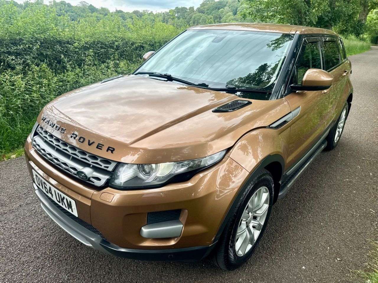A 2014 LAND ROVER RANGE ROVER EVOQUE 2.2 SD4 Pure Tech SUV 5dr Diesel Auto 4WD Euro 5 (s/s) (190 ps) + SERVICE H A 2014 LAND ROVER RANGE ROVER EVOQUE 2.2 SD4 Pure Tech SUV 5dr Diesel Auto 4WD Euro 5 (s/s) (190 ps) + SERVICE H