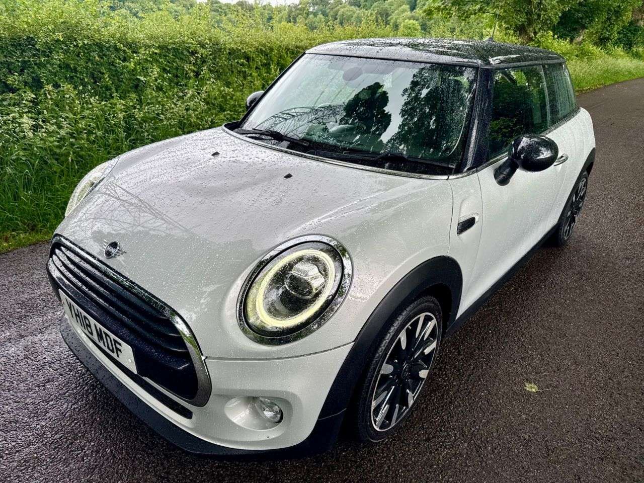 A 2018 MINI HATCH 1.5 Cooper Hatchback 3dr Petrol Steptronic Euro 6 (s/s) (136 ps) + SERVICE A 2018 MINI HATCH 1.5 Cooper Hatchback 3dr Petrol Steptronic Euro 6 (s/s) (136 ps) + SERVICE