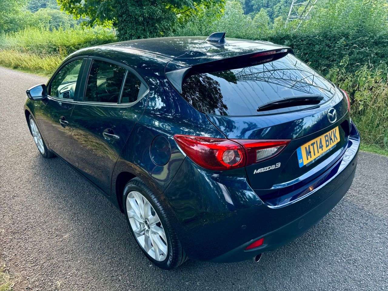A 2014 MAZDA MAZDA3 2.0 SKYACTIV-G Sport Nav Hatchback 5dr Petrol Manual Euro 5 (s/s) (165 ps) A 2014 MAZDA MAZDA3 2.0 SKYACTIV-G Sport Nav Hatchback 5dr Petrol Manual Euro 5 (s/s) (165 ps)