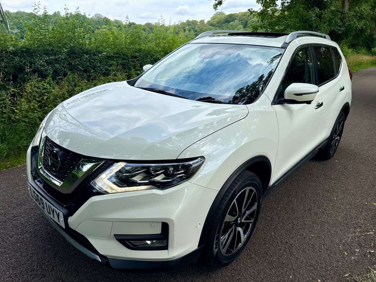 A 2019 NISSAN X-TRAIL 1.7 dCi Tekna SUV 5dr Diesel Manual Euro 6 (s/s) (150 ps) + SERVICE HISOTRY A 2019 NISSAN X-TRAIL 1.7 dCi Tekna SUV 5dr Diesel Manual Euro 6 (s/s) (150 ps) + SERVICE HISOTRY
