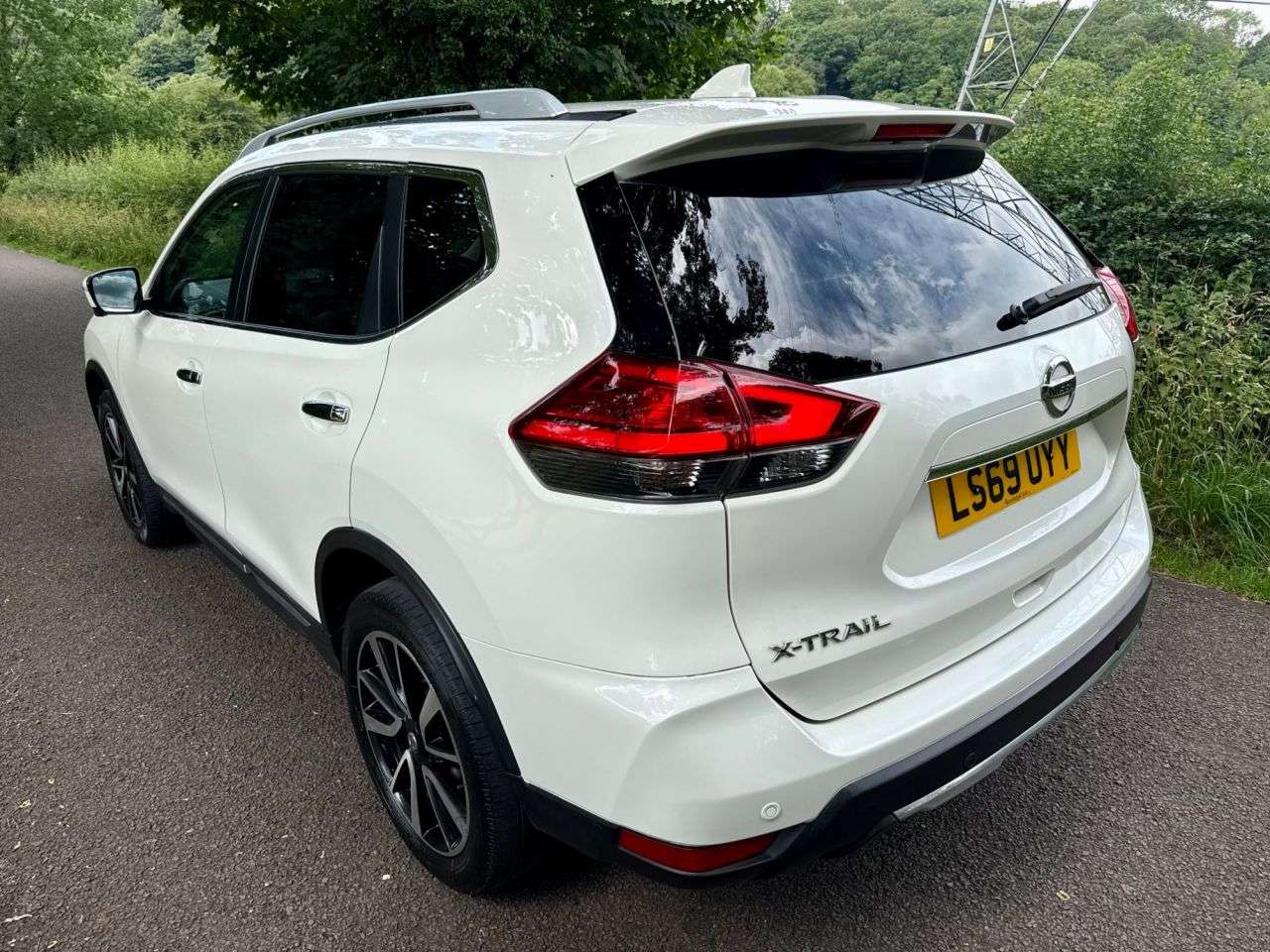 A 2019 NISSAN X-TRAIL 1.7 dCi Tekna SUV 5dr Diesel Manual Euro 6 (s/s) (150 ps) + SERVICE HISOTRY A 2019 NISSAN X-TRAIL 1.7 dCi Tekna SUV 5dr Diesel Manual Euro 6 (s/s) (150 ps) + SERVICE HISOTRY