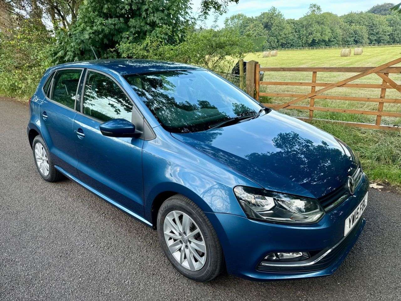 A 2015 VOLKSWAGEN POLO 1.2 TSI BlueMotion Tech SE Hatchback 5dr Petrol Manual Euro 6 (s/s) (90 ps) A 2015 VOLKSWAGEN POLO 1.2 TSI BlueMotion Tech SE Hatchback 5dr Petrol Manual Euro 6 (s/s) (90 ps)