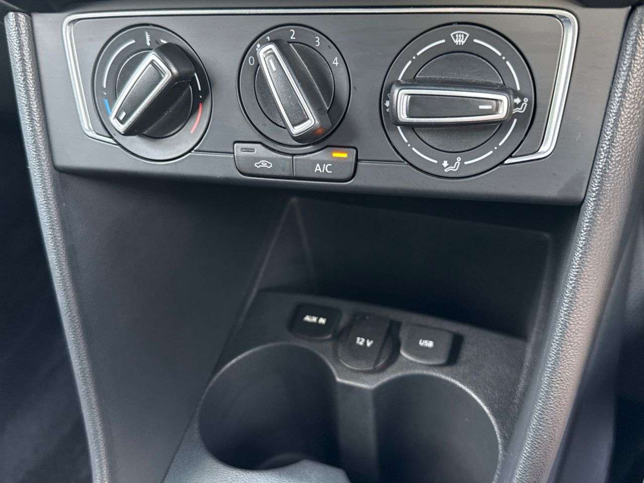 2015 VOLKSWAGEN POLO 2015 VOLKSWAGEN POLO