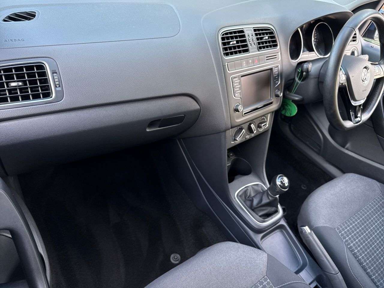 2015 VOLKSWAGEN POLO 2015 VOLKSWAGEN POLO