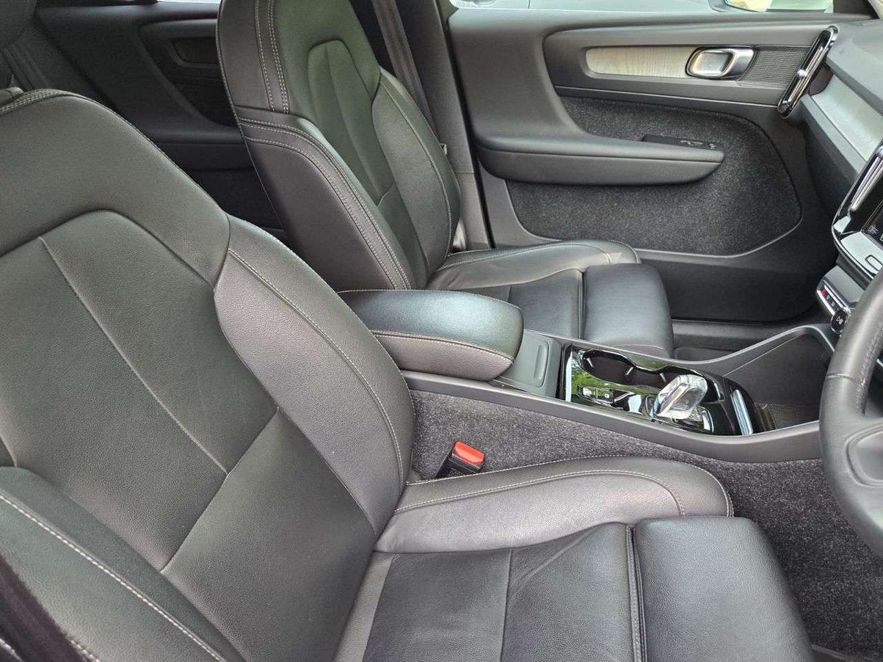 2019 VOLVO XC40 2019 VOLVO XC40