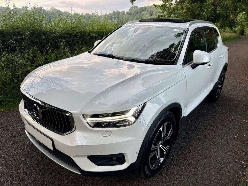 A 2019 VOLVO XC40 2.0 D4 Inscription Pro SUV 5dr Diesel Automatic AWD Euro 6 (s/s) (190 ps) + A 2019 VOLVO XC40 2.0 D4 Inscription Pro SUV 5dr Diesel Automatic AWD Euro 6 (s/s) (190 ps) +