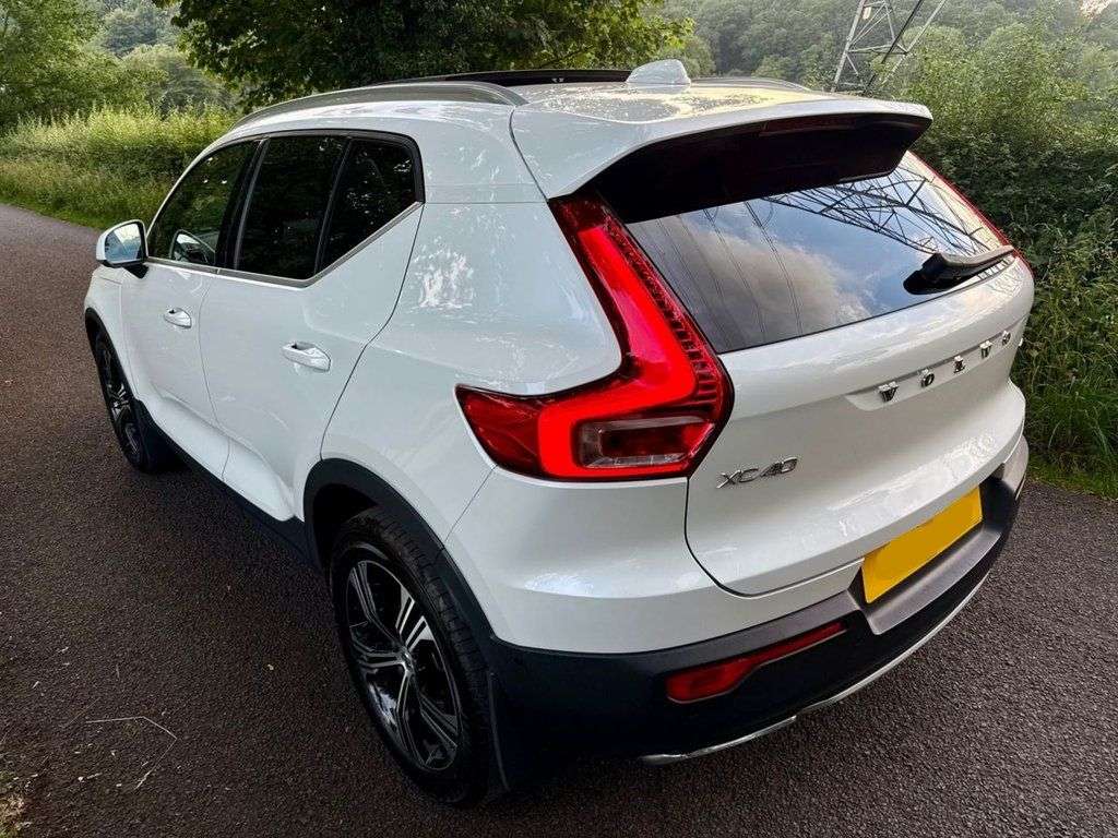 A 2019 VOLVO XC40 2.0 D4 Inscription Pro SUV 5dr Diesel Automatic AWD Euro 6 (s/s) (190 ps) + A 2019 VOLVO XC40 2.0 D4 Inscription Pro SUV 5dr Diesel Automatic AWD Euro 6 (s/s) (190 ps) +