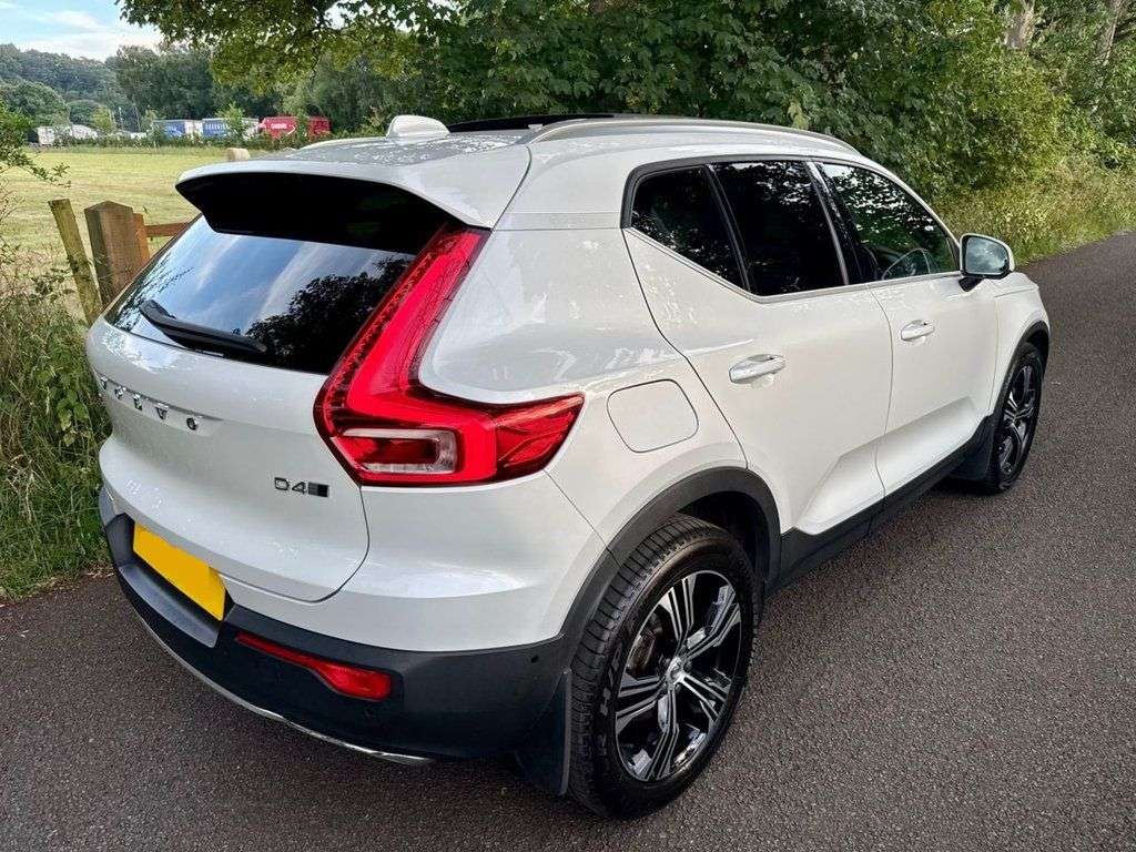2019 VOLVO XC40 2019 VOLVO XC40
