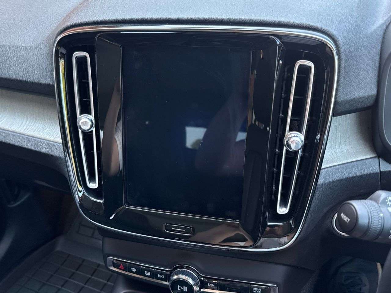 2019 VOLVO XC40 2019 VOLVO XC40
