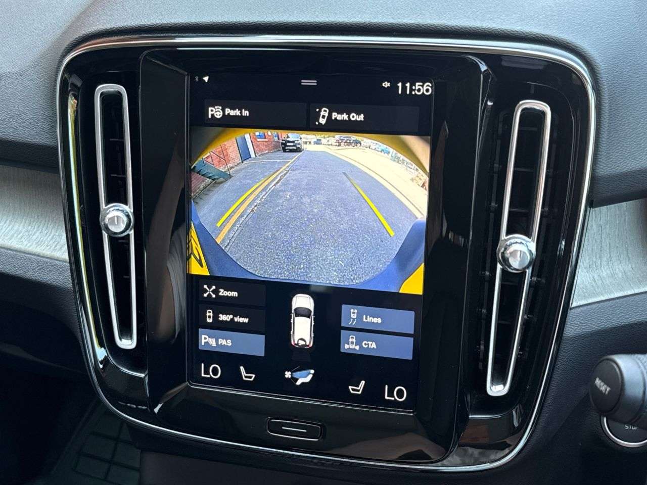 2019 VOLVO XC40 2019 VOLVO XC40