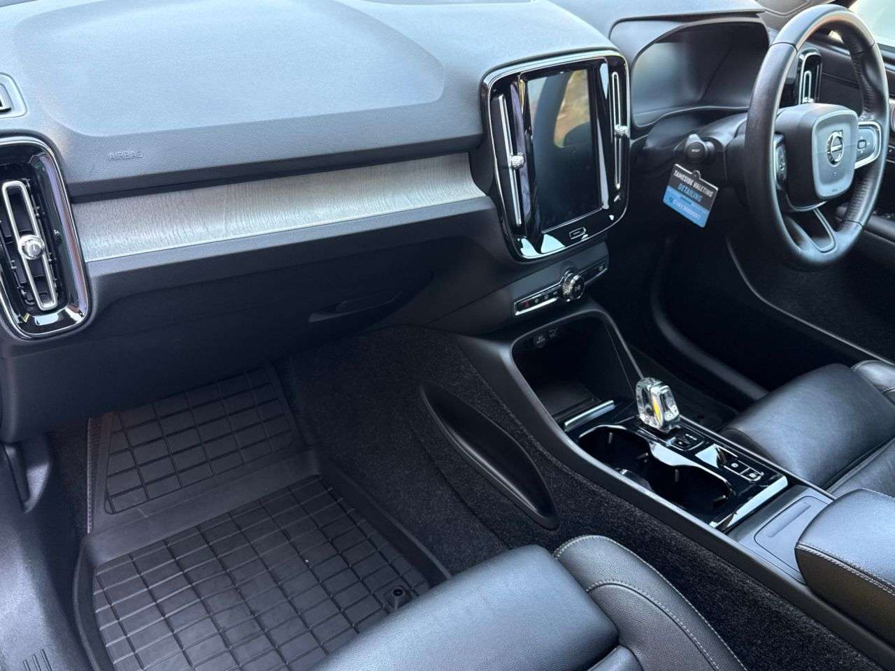 2019 VOLVO XC40 2019 VOLVO XC40