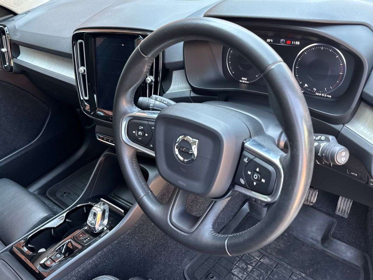 2019 VOLVO XC40 2019 VOLVO XC40