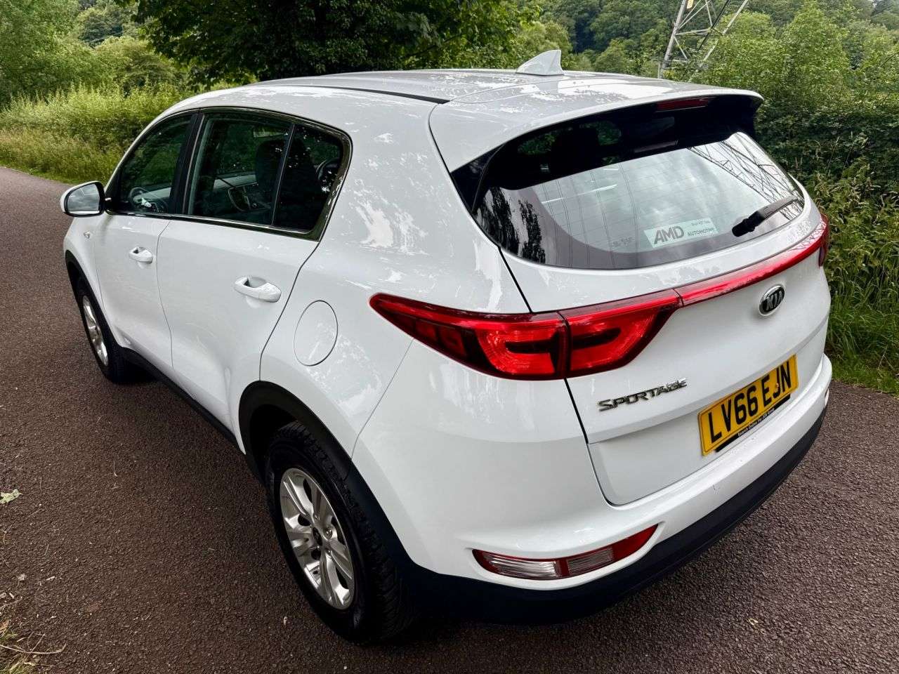 A 2016 KIA SPORTAGE 1.6 GDi 1 SUV 5dr Petrol Manual Euro 6 (130 bhp) + SERVICE HISTORY + BLUETO A 2016 KIA SPORTAGE 1.6 GDi 1 SUV 5dr Petrol Manual Euro 6 (130 bhp) + SERVICE HISTORY + BLUETO