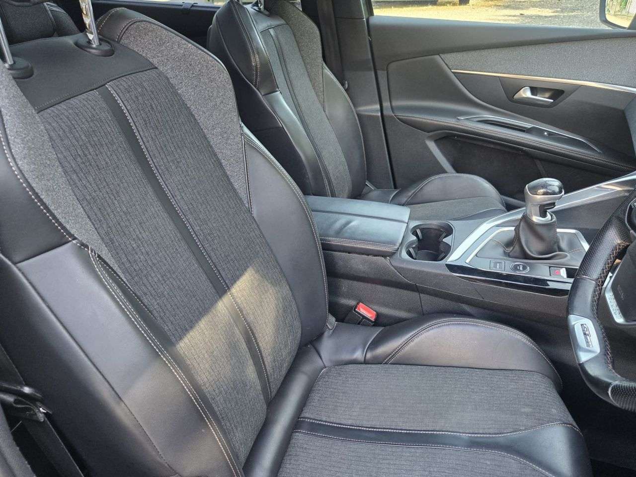 2018 PEUGEOT 5008 2018 PEUGEOT 5008