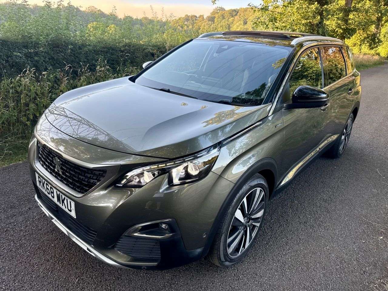 A 2018 PEUGEOT 5008 1.5 BlueHDi GT Line Premium SUV 5dr Diesel Manual Euro 6 (s/s) (130 ps) + S A 2018 PEUGEOT 5008 1.5 BlueHDi GT Line Premium SUV 5dr Diesel Manual Euro 6 (s/s) (130 ps) + S