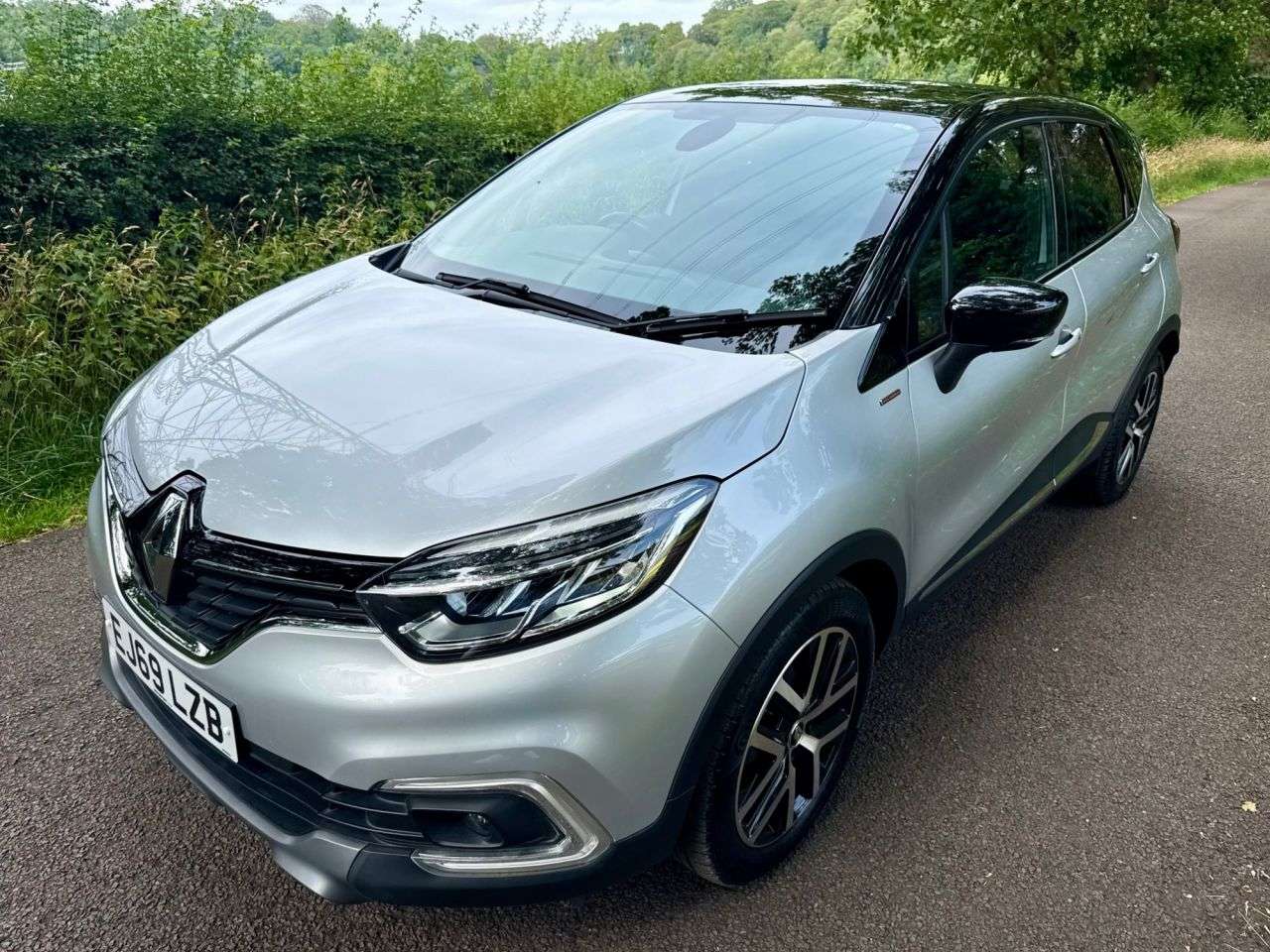 A 2020 RENAULT CAPTUR 1.3 TCe ENERGY S Edition SUV 5dr Petrol EDC Euro 6 (s/s) (150 ps) + SERVICE A 2020 RENAULT CAPTUR 1.3 TCe ENERGY S Edition SUV 5dr Petrol EDC Euro 6 (s/s) (150 ps) + SERVICE