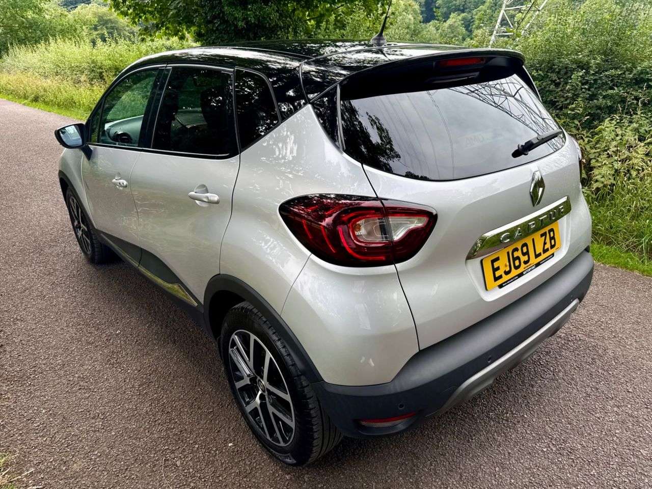 A 2020 RENAULT CAPTUR 1.3 TCe ENERGY S Edition SUV 5dr Petrol EDC Euro 6 (s/s) (150 ps) + SERVICE A 2020 RENAULT CAPTUR 1.3 TCe ENERGY S Edition SUV 5dr Petrol EDC Euro 6 (s/s) (150 ps) + SERVICE