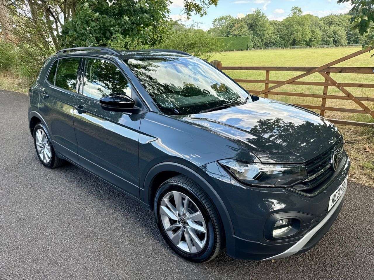 A 2021 VOLKSWAGEN T-CROSS 1.0 TSI SE SUV 5dr Petrol Manual Euro 6 (s/s) (110 ps) A 2021 VOLKSWAGEN T-CROSS 1.0 TSI SE SUV 5dr Petrol Manual Euro 6 (s/s) (110 ps)
