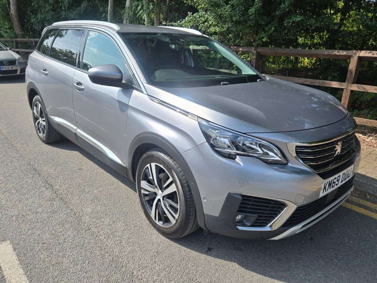 A 2019 PEUGEOT 5008 1.2 PureTech Allure SUV 5dr Petrol Manual Euro 6 (s/s) (130 ps) A 2019 PEUGEOT 5008 1.2 PureTech Allure SUV 5dr Petrol Manual Euro 6 (s/s) (130 ps)