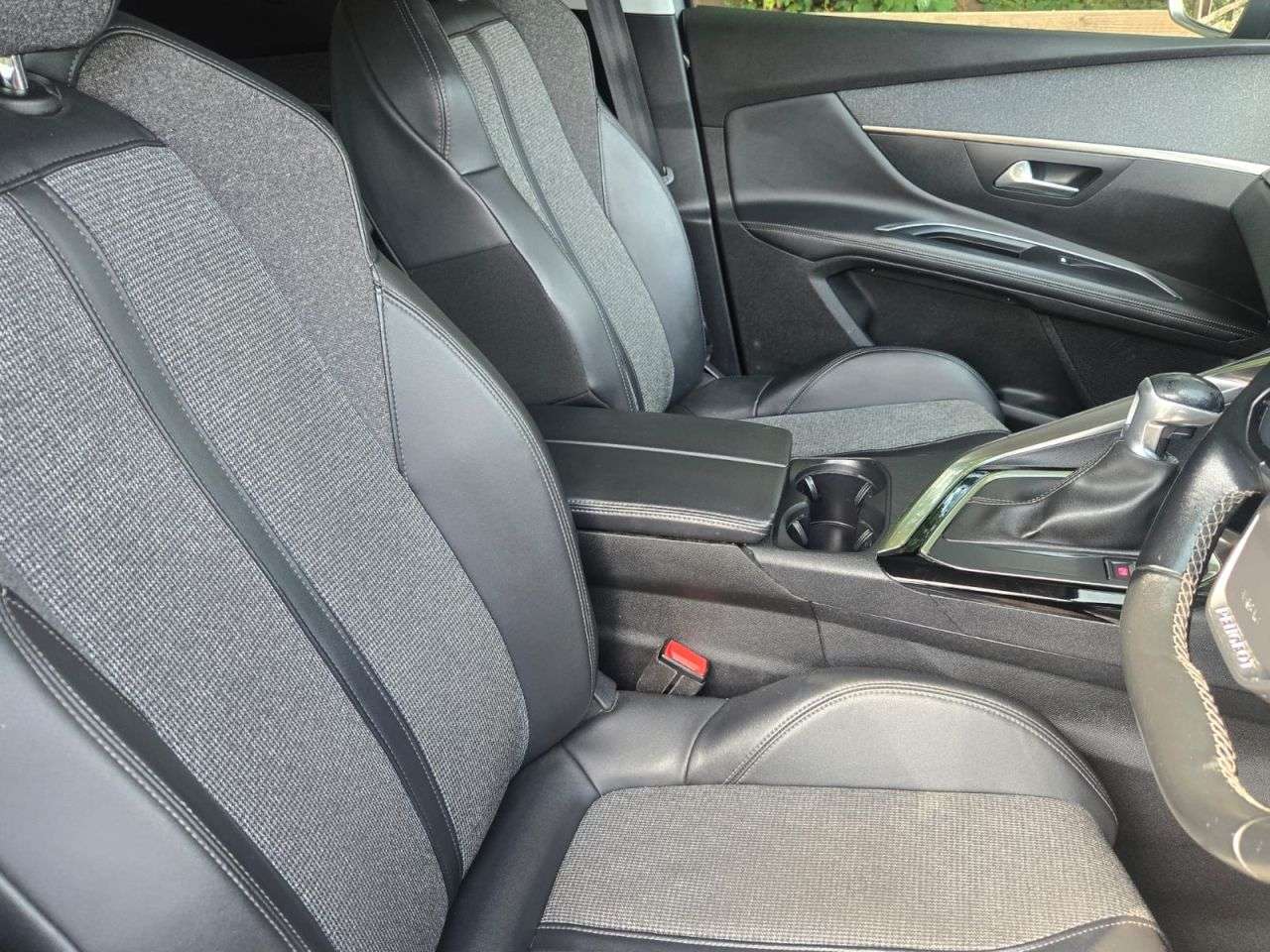 2019 PEUGEOT 5008 2019 PEUGEOT 5008