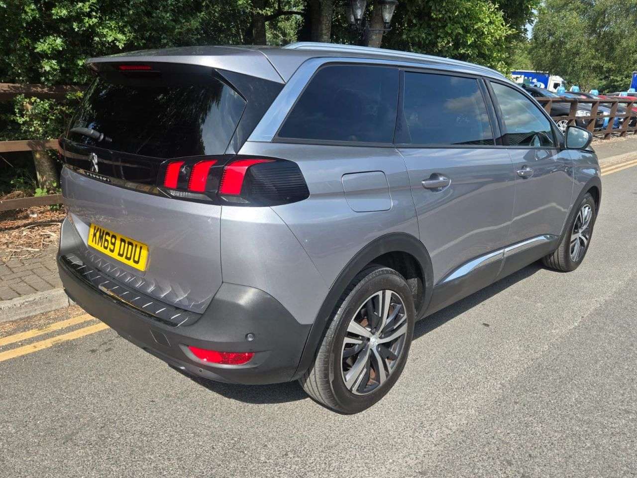 2019 PEUGEOT 5008 2019 PEUGEOT 5008