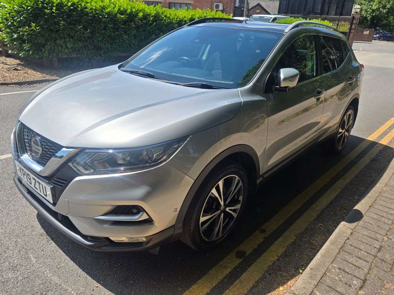 A 2019 NISSAN QASHQAI 1.3 DIG-T N-Connecta SUV 5dr Petrol Manual Euro 6 (s/s) (140 ps) A 2019 NISSAN QASHQAI 1.3 DIG-T N-Connecta SUV 5dr Petrol Manual Euro 6 (s/s) (140 ps)