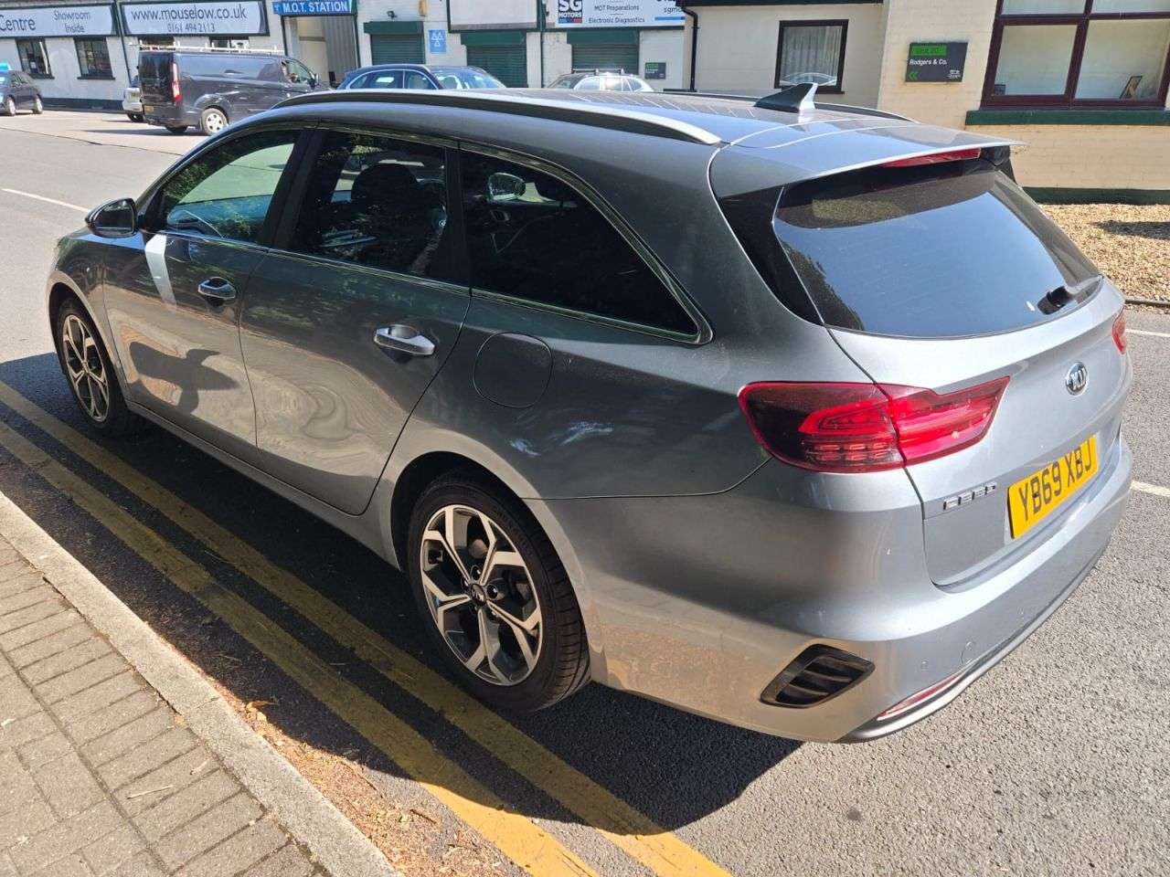 A 2019 KIA CEED 1.4 T-GDi 3 Sportswagon 5dr Petrol Manual Euro 6 (s/s) (138 bhp) A 2019 KIA CEED 1.4 T-GDi 3 Sportswagon 5dr Petrol Manual Euro 6 (s/s) (138 bhp)