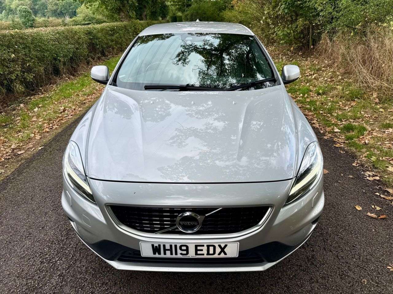 2019 VOLVO V40 2019 VOLVO V40