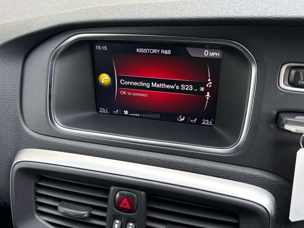 2019 VOLVO V40 2019 VOLVO V40