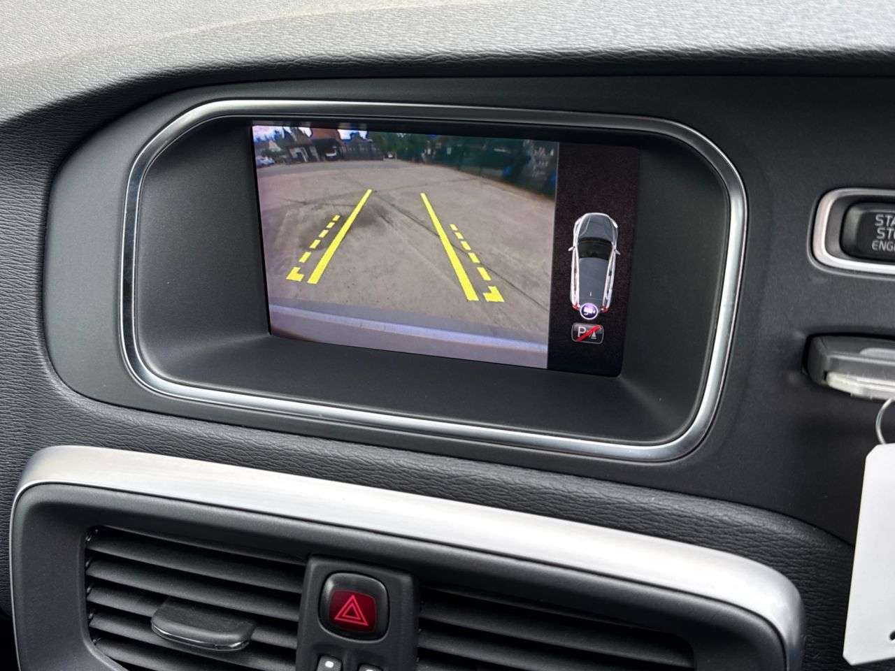 2019 VOLVO V40 2019 VOLVO V40