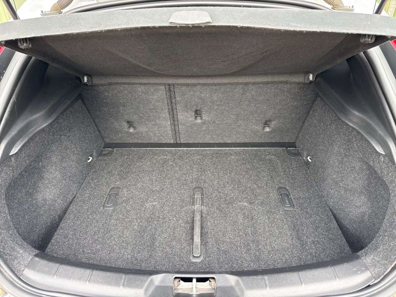 2019 VOLVO V40 2019 VOLVO V40