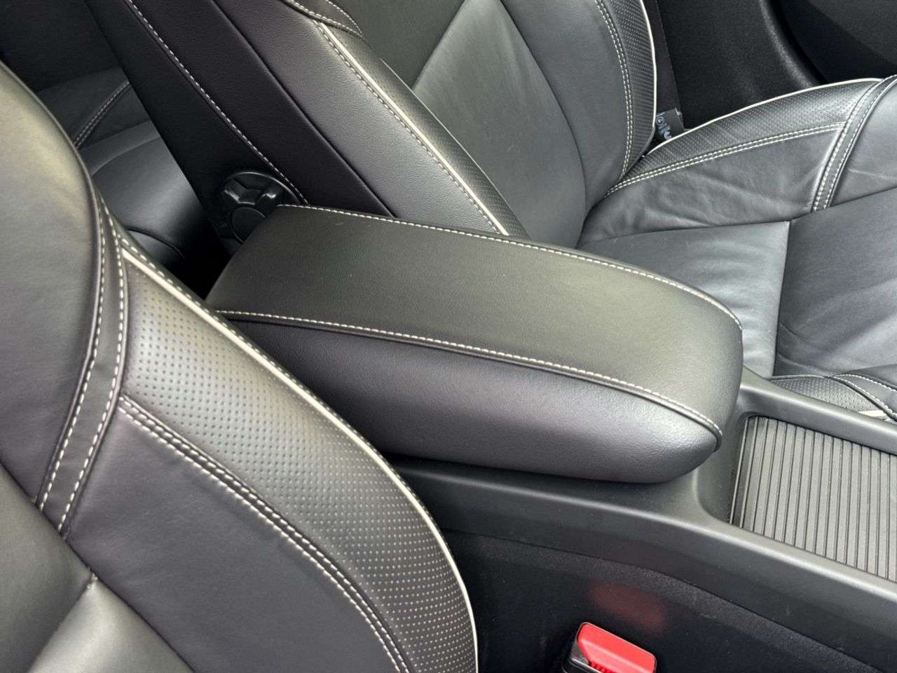 2019 VOLVO V40 2019 VOLVO V40