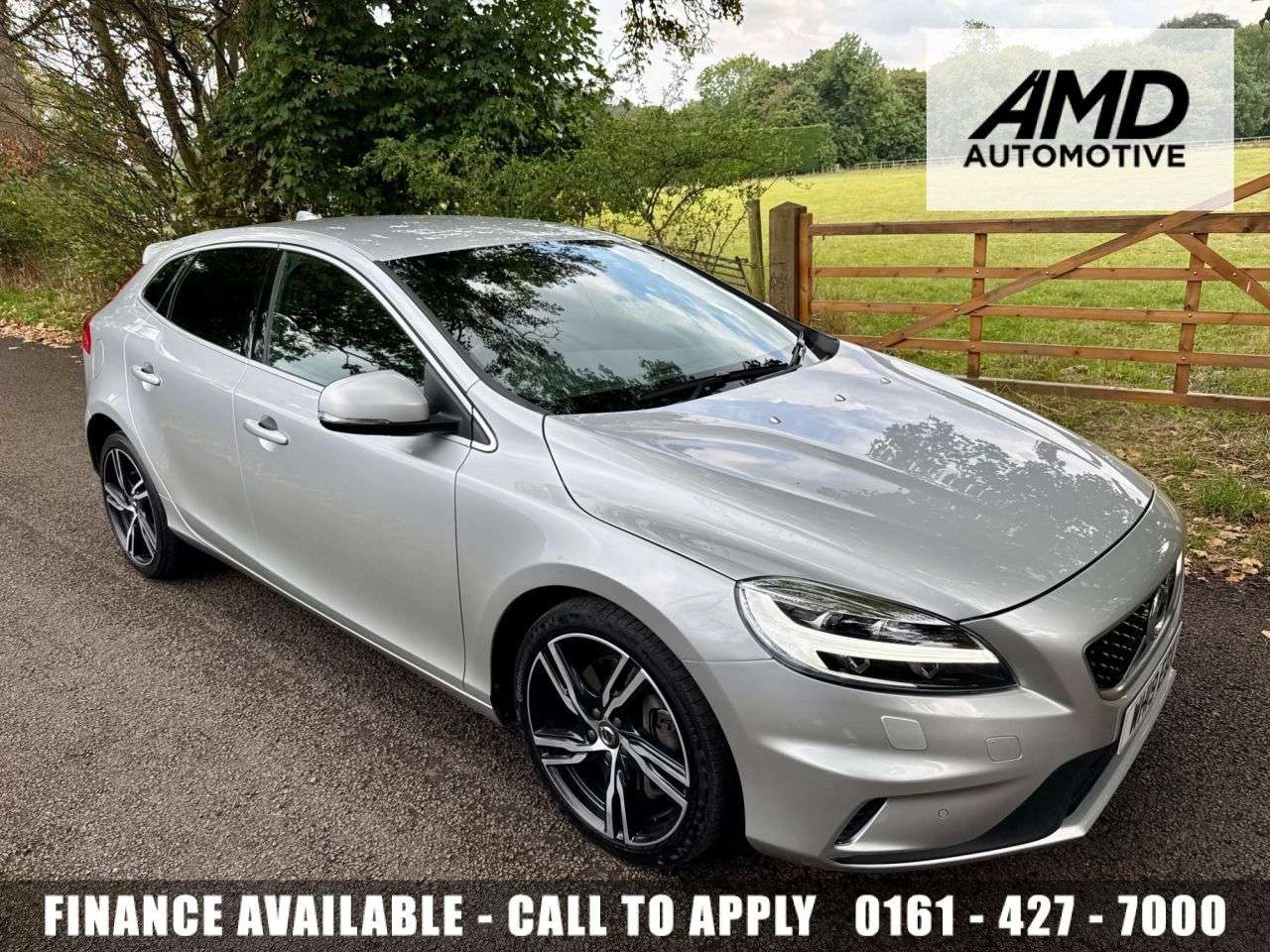 A 2019 VOLVO V40 2.0 D3 R-Design Pro Hatchback 5dr Diesel Auto Euro 6 (s/s) (150 ps) + SERVI A 2019 VOLVO V40 2.0 D3 R-Design Pro Hatchback 5dr Diesel Auto Euro 6 (s/s) (150 ps) + SERVI