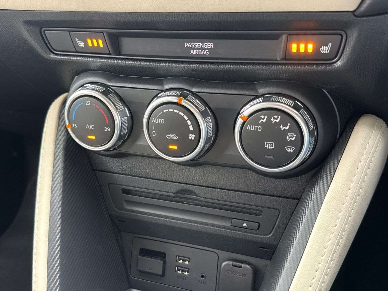 2016 MAZDA MAZDA2 2016 MAZDA MAZDA2