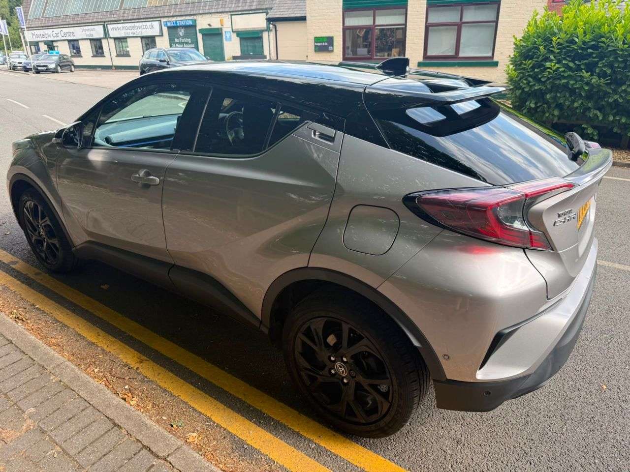 A 2017 TOYOTA C-HR 1.2 VVT-i Dynamic SUV 5dr Petrol CVT AWD Euro 6 (s/s) (115 ps) A 2017 TOYOTA C-HR 1.2 VVT-i Dynamic SUV 5dr Petrol CVT AWD Euro 6 (s/s) (115 ps)