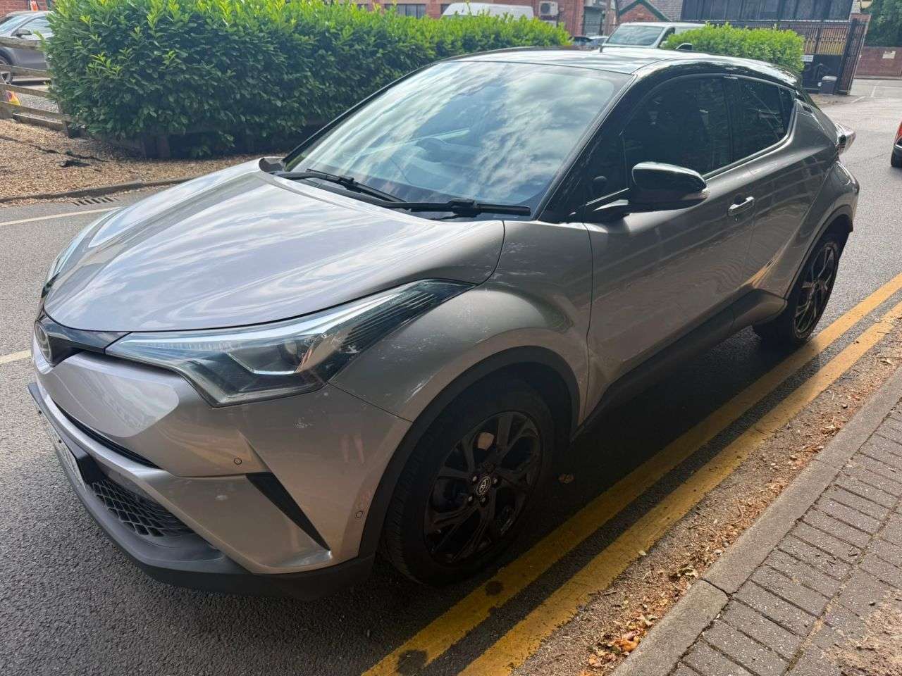 A 2017 TOYOTA C-HR 1.2 VVT-i Dynamic SUV 5dr Petrol CVT AWD Euro 6 (s/s) (115 ps) A 2017 TOYOTA C-HR 1.2 VVT-i Dynamic SUV 5dr Petrol CVT AWD Euro 6 (s/s) (115 ps)