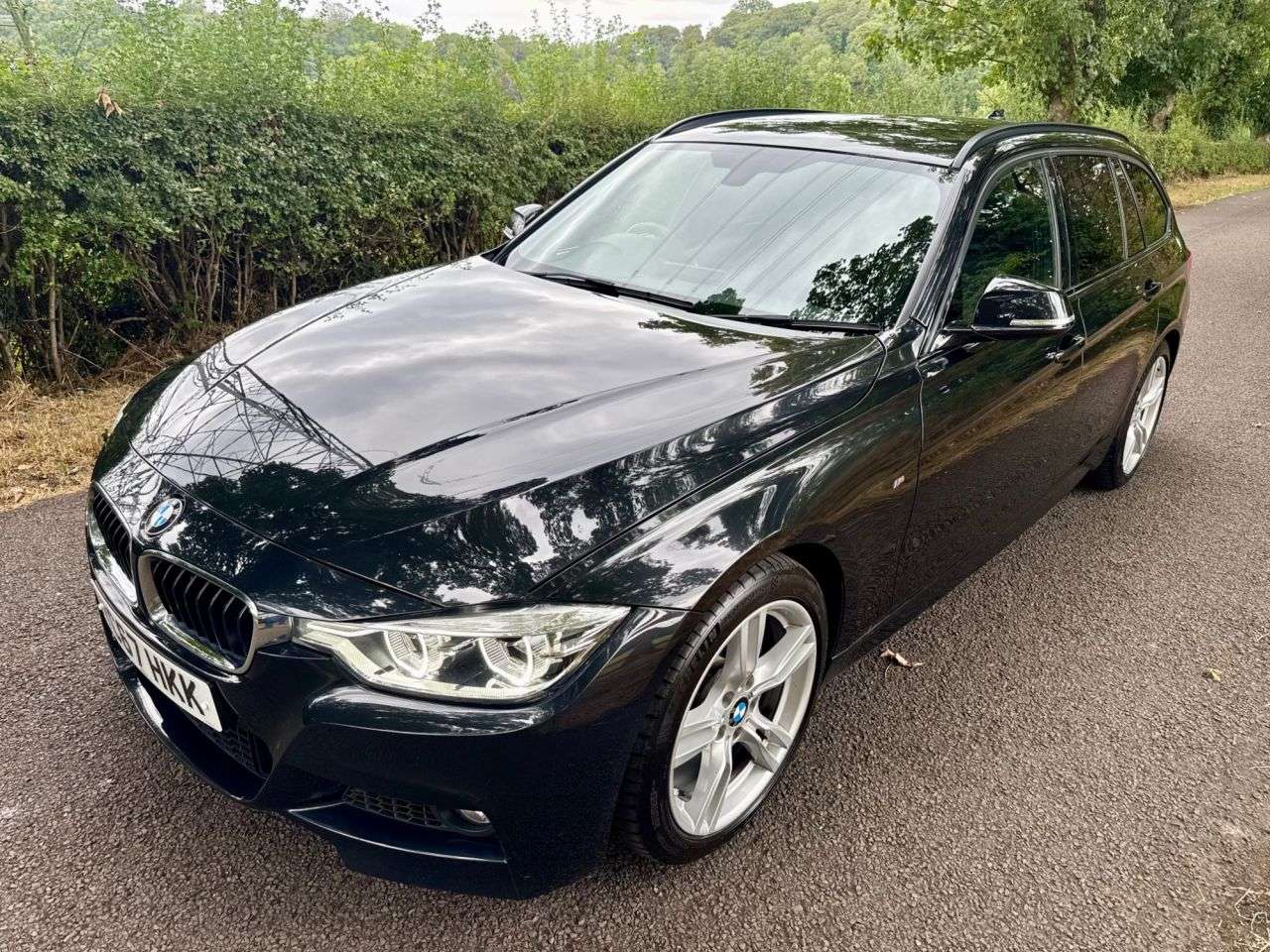 A 2017 BMW 3 SERIES 2.0 320d M Sport Touring 5dr Diesel Auto Euro 6 (s/s) (190 ps) + SERVICE HI A 2017 BMW 3 SERIES 2.0 320d M Sport Touring 5dr Diesel Auto Euro 6 (s/s) (190 ps) + SERVICE HI