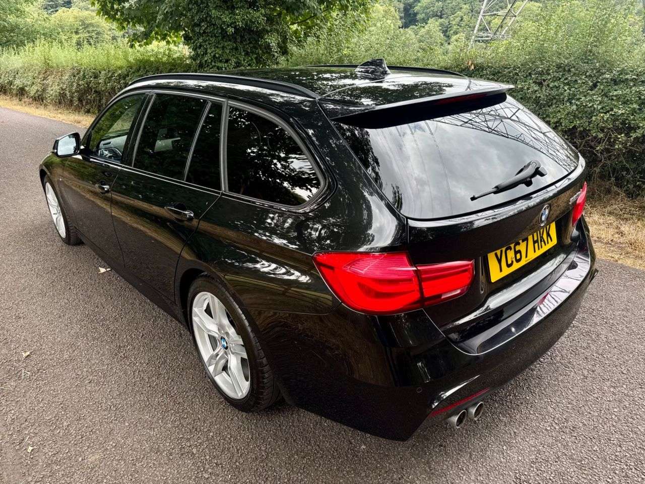 A 2017 BMW 3 SERIES 2.0 320d M Sport Touring 5dr Diesel Auto Euro 6 (s/s) (190 ps) + SERVICE HI A 2017 BMW 3 SERIES 2.0 320d M Sport Touring 5dr Diesel Auto Euro 6 (s/s) (190 ps) + SERVICE HI