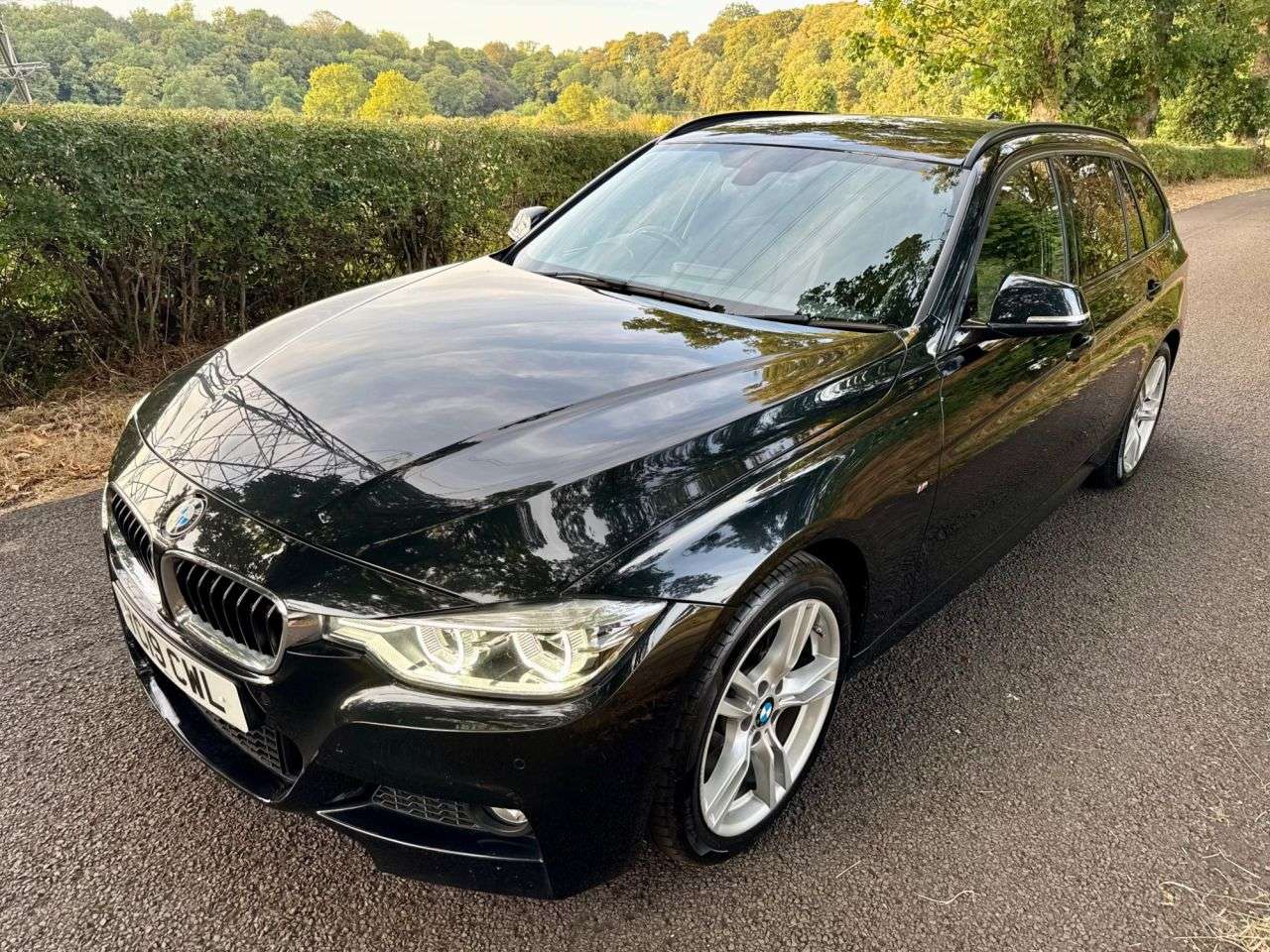 A 2019 BMW 3 SERIES 2.0 318d M Sport Touring 5dr Diesel Automatic Euro 6 (s/s) (150 ps) + SERVI A 2019 BMW 3 SERIES 2.0 318d M Sport Touring 5dr Diesel Automatic Euro 6 (s/s) (150 ps) + SERVI