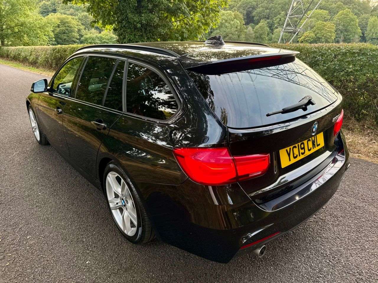 A 2019 BMW 3 SERIES 2.0 318d M Sport Touring 5dr Diesel Automatic Euro 6 (s/s) (150 ps) + SERVI A 2019 BMW 3 SERIES 2.0 318d M Sport Touring 5dr Diesel Automatic Euro 6 (s/s) (150 ps) + SERVI