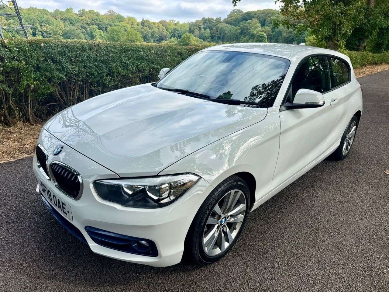 A 2018 BMW 1 SERIES 2.0 118d Sport Hatchback 3dr Diesel Manual Euro 6 (s/s) (150 ps) + SERVICE A 2018 BMW 1 SERIES 2.0 118d Sport Hatchback 3dr Diesel Manual Euro 6 (s/s) (150 ps) + SERVICE