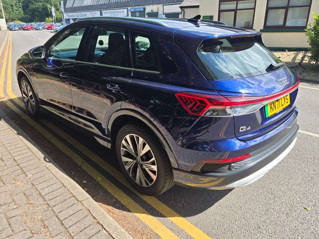 A 2021 AUDI Q4 E-TRON 35 Sport SUV 5dr Electric Automatic 55kWh (170 ps) A 2021 AUDI Q4 E-TRON 35 Sport SUV 5dr Electric Automatic 55kWh (170 ps)