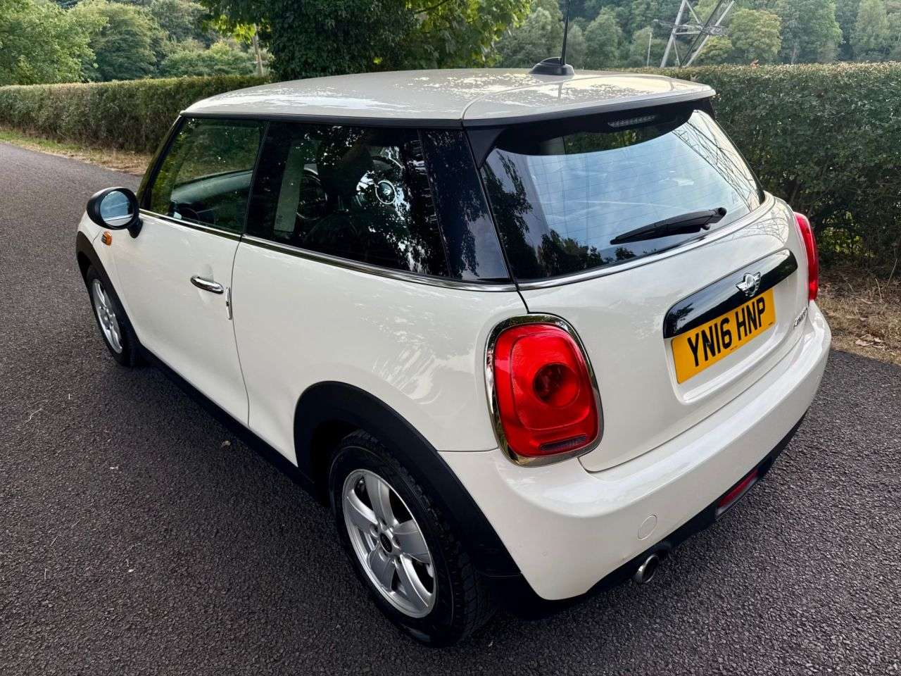 A 2016 MINI HATCH 1.5 Cooper Hatchback 3dr Petrol Auto Euro 6 (s/s) (136 ps) A 2016 MINI HATCH 1.5 Cooper Hatchback 3dr Petrol Auto Euro 6 (s/s) (136 ps)